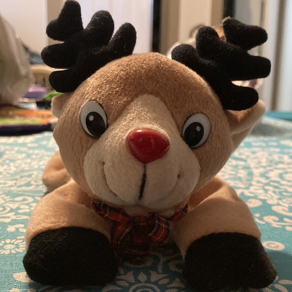 ⚡️ Beanie reindeer